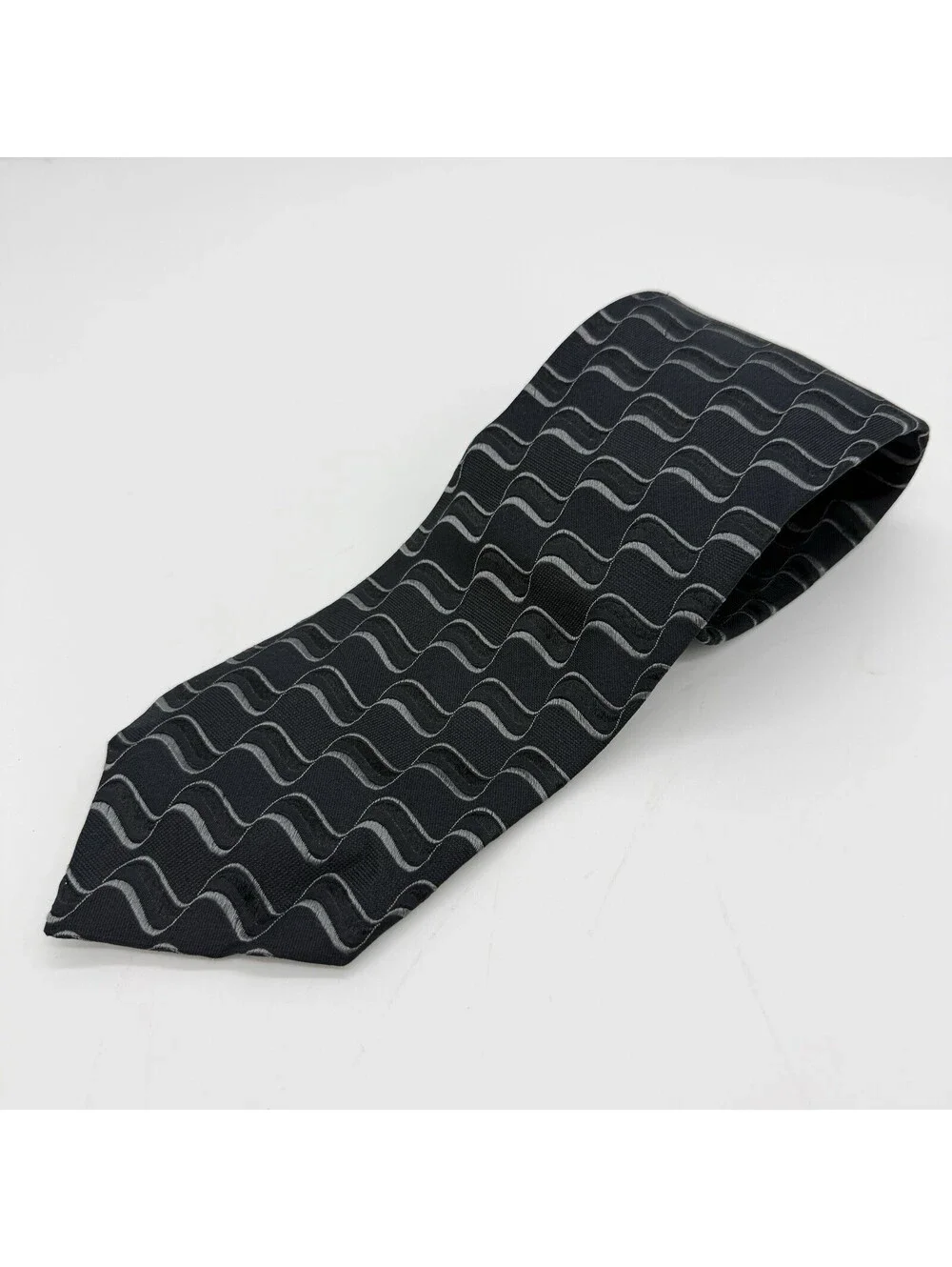 Giorgio Armani Wave Pattern Silk Tie Black Gray Italy Designer Luxury Necktie